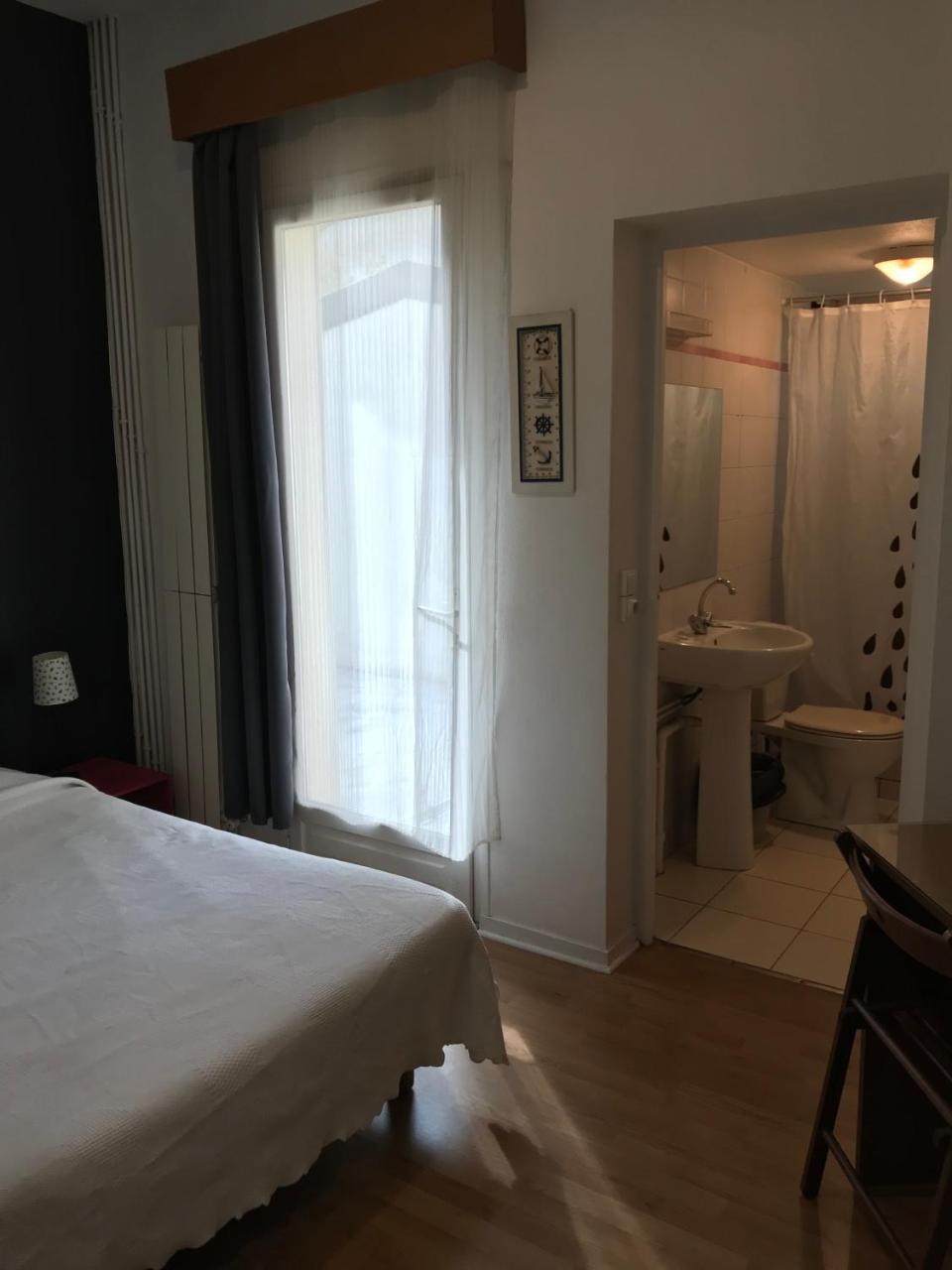 Hotel Moderne Saint-Maur-des-Fossés Екстериор снимка