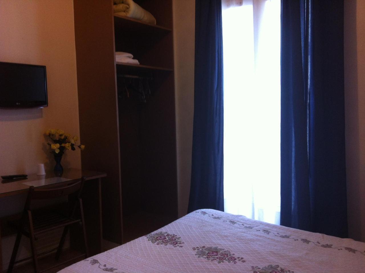 Hotel Moderne Saint-Maur-des-Fossés Екстериор снимка